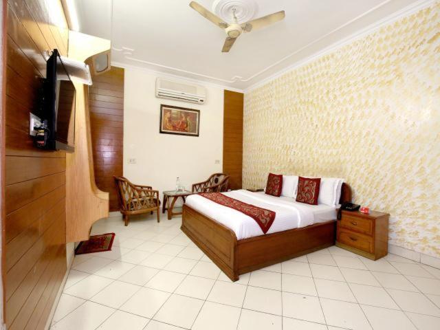 Hotel Paradise Csandígarh Kültér fotó