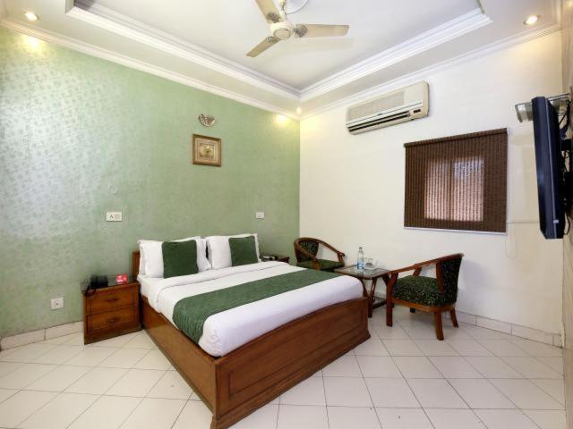 Hotel Paradise Csandígarh Kültér fotó
