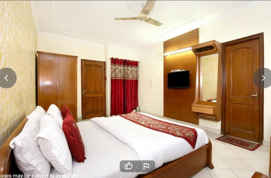 Hotel Paradise Csandígarh Kültér fotó