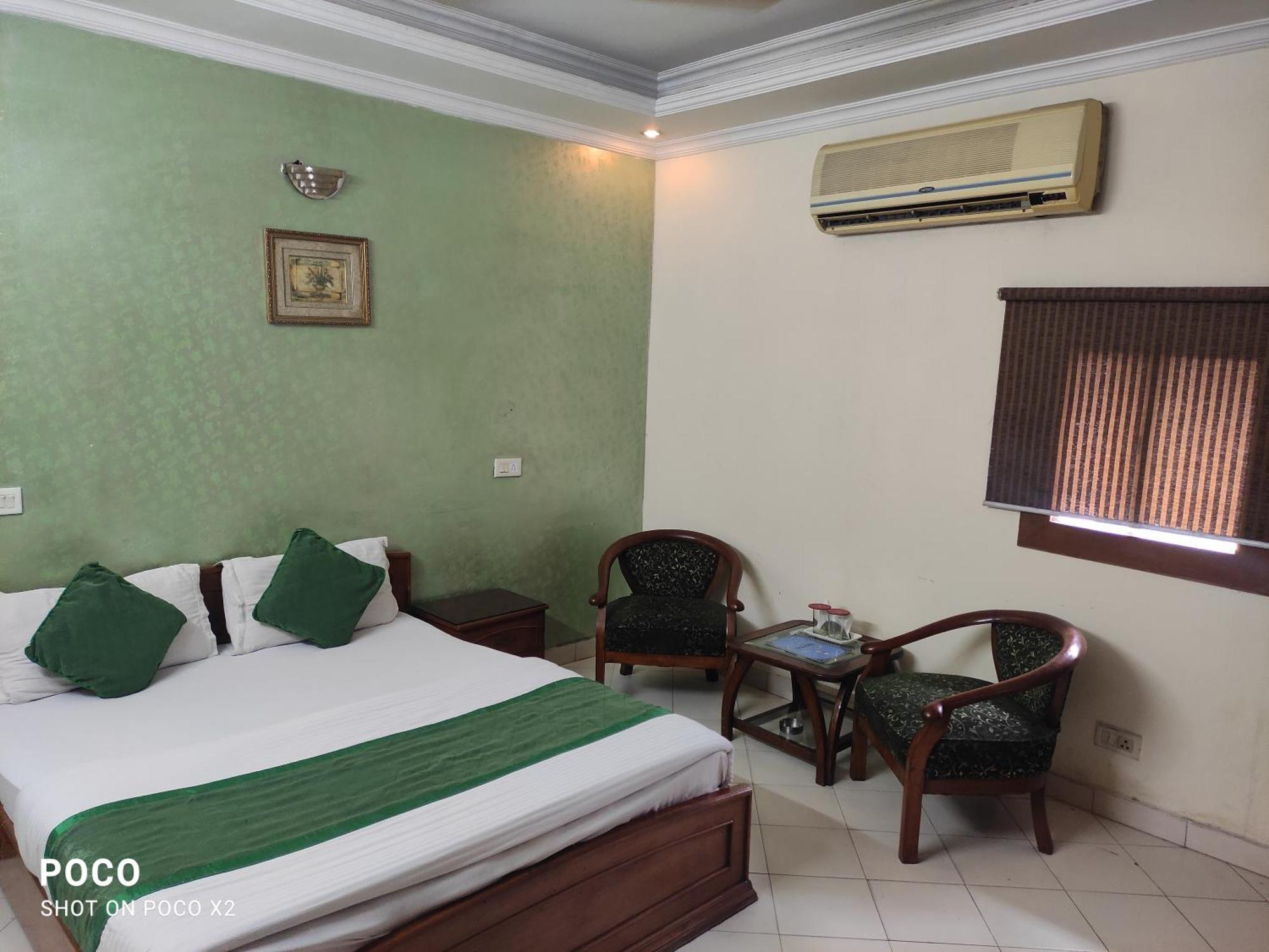 Hotel Paradise Csandígarh Szoba fotó